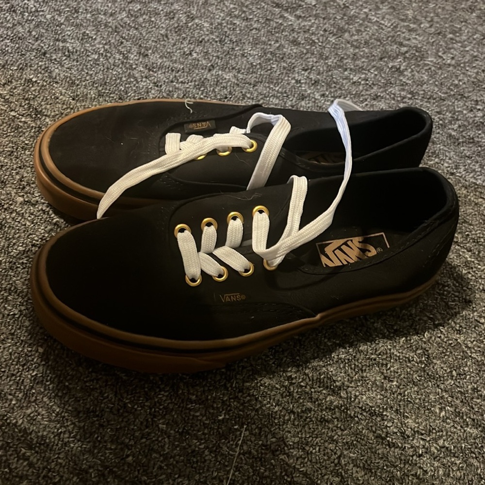 Vans - Picture 2 of 6